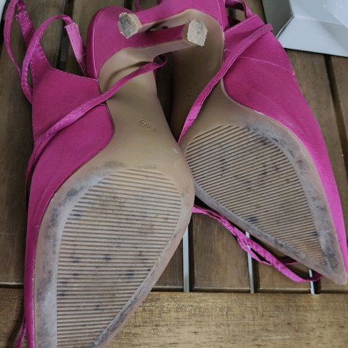 Jenny Fairy fuchsia satin heels with tie like new, size 38