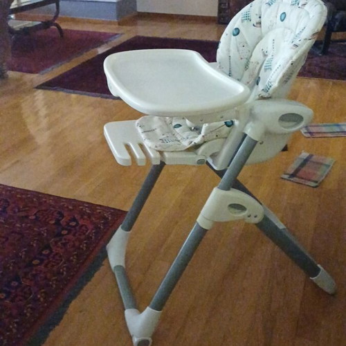 Joie Highchair like new with adjustable features