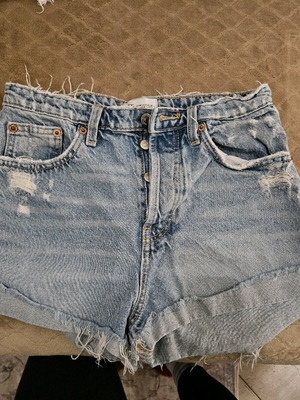 Zara denim shorts like new, blue, with buttons, size S