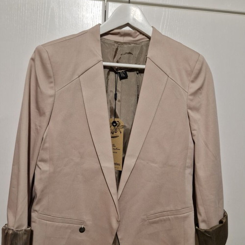 Attrattivo women's blazer new, size small, beige