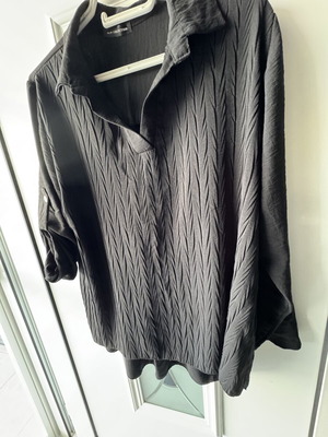 Long-sleeve black shirt like new, size XXL