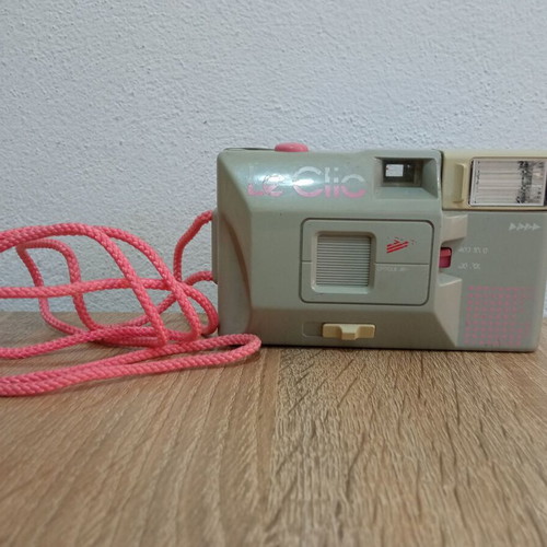 Le Clic vintage film camera used, flash, Optique 38 mm, 1980s