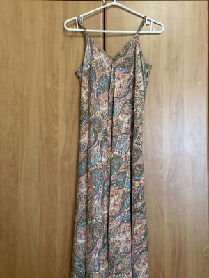 Acai dress with paisley pattern like new, one size, colorful