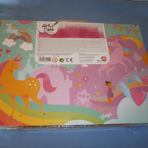 Art Case Deluxe AS new with 100 accessories