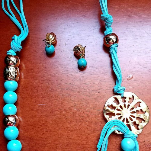 Handmade turquoise and gold necklace and earrings set like new