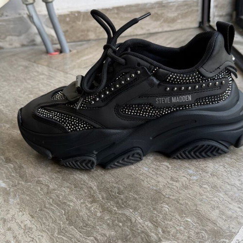 Steve Madden Possession-R women's black sneakers like new with stones