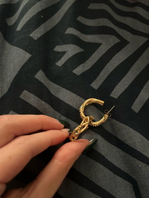 Gold earrings set of 4