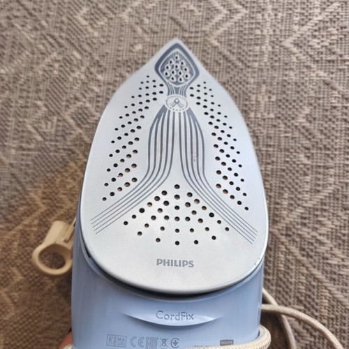 Philips Azur Performer Plus steam iron used with handle wear