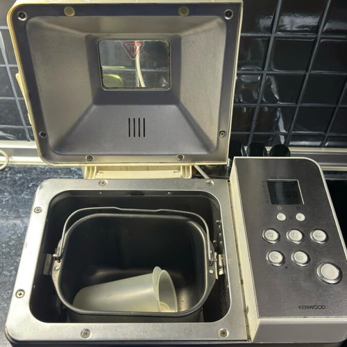Kenwood BM350 Bread Maker like new, fully functional