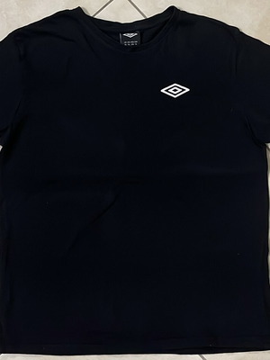 Umbro T-shirt black diamond logo print size XL like new