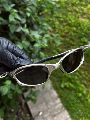 Oakley "Juliet" X γυαλιά ηλίου σαν καινούργια, ασημί με μαύρους φακούς