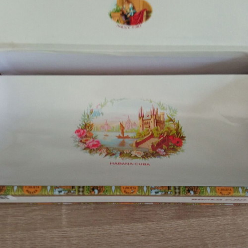 Romeo y Julieta Wide Churchills cigar box used, 25 cigars