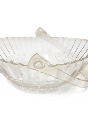 Vintage pressed glass basket with removable handle like new