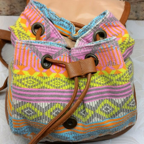 Women's backpack bag pouch like new, multicolor