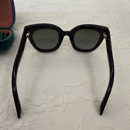 Gucci GG0208S001 sunglasses new, black and grey