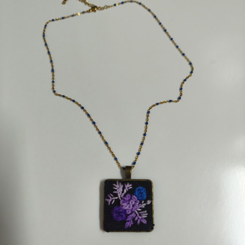 Necklace with embroidery, like new, purple flowers and gold steel chain