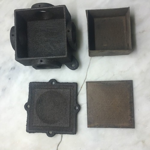 Metal junction box for three-phase current unused
