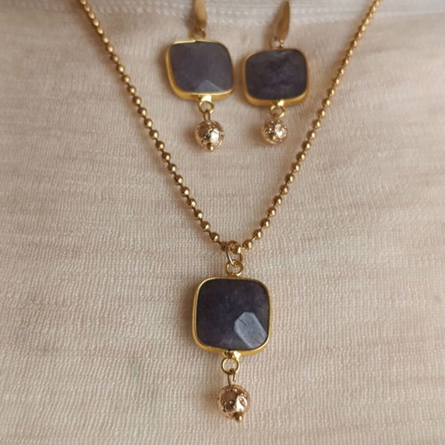 Necklace and earrings set stainless steel gold plated with semi-precious stones and anthracite color, new