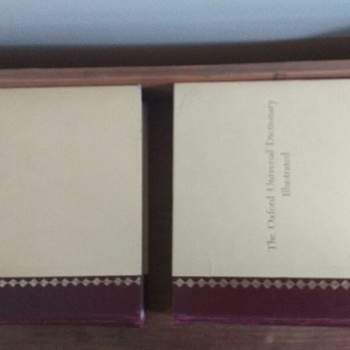 The Oxford Universal Dictionary Illustrated set of 2 volumes like new
