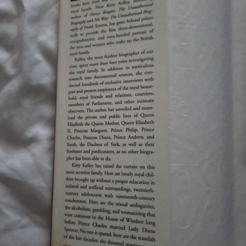 The Royals by Kitty Kelley hardcover like new with dust jacket