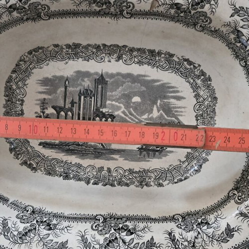 Ceramic bowl used with crack