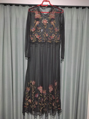 Black maxi dress like new with embroidery