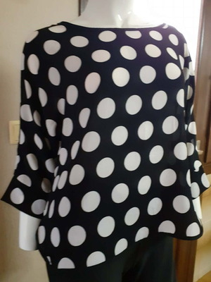 Blouse like new, size L, black and white