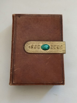 Victorian photo album antique 1870 with 25 historic photographs, like new