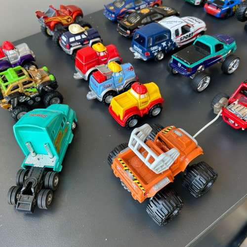 Toy cars used, quality pack Tonka, Maisto, Racing Champions