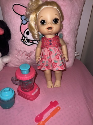Hasbro Baby Alive Magical Mixer doll used