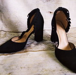 Γόβες Sweet Shoes σουέντ με τετράγωνο τακούνι και δέσιμο στον αστράγαλο, μαύρο, σαν καινούργιο