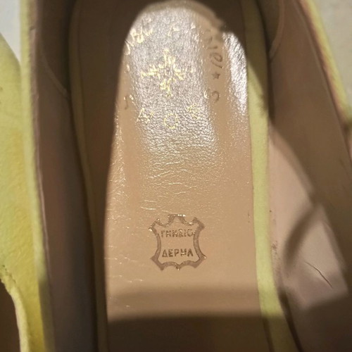 Suede moccasins like new, size 38, yellow