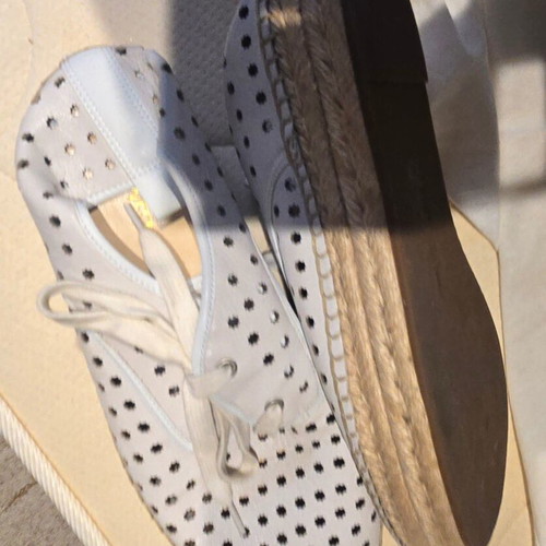 Εσπαντρίγιες Nine West νούμερο 38,5 άσπρες σε άριστη κατάσταση