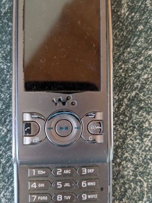 Sony Ericsson W580i Walkman vintage slider phone for parts or repair