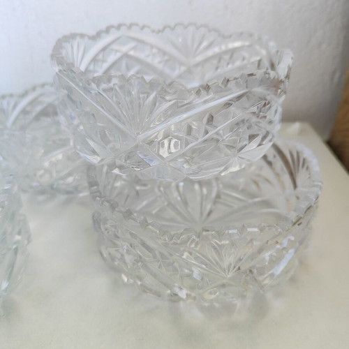Crystal bowls set of 6 used, vintage dessert and ice cream bowls