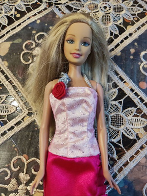 Barbie doll Mattel with impressive evening dress
