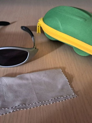 Prenatal kids sunglasses like new with case for ages 4-6