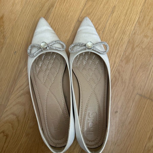Iris women's satin silver shoes like new, size 39