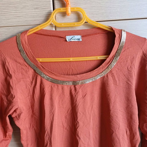 Leone blouse like new, orange with metallic detail