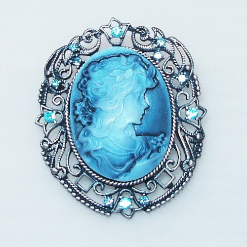 Antique Brooch with Imitation Cameo and Blue Topaz Crystals new