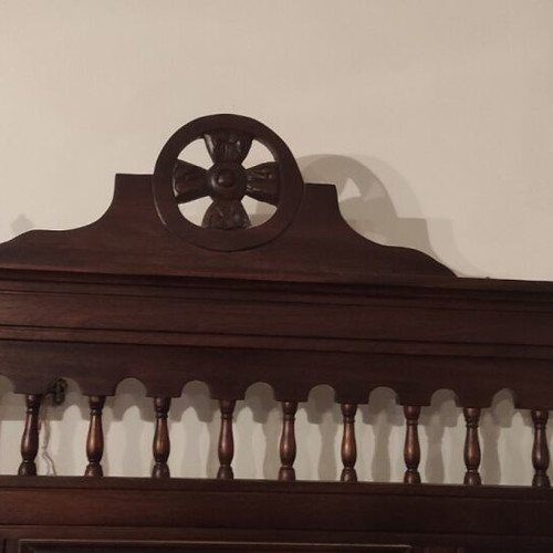 Έπιπλο εισόδου σαν καινούργιο από μασίφ ξύλο με ξυλόγλυπτα σκαλίσματα