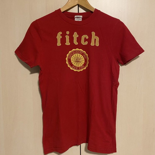 Abercrombie & Fitch T-shirts XL kids like new, red and dark blue set of 2