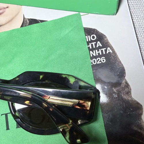 Bottega Veneta BV1031S 002 sunglasses used, tortoise shell and gold