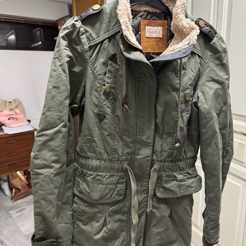 Alcott olive jacket used with zipper flaws, size S