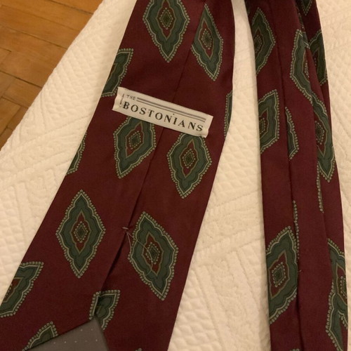 The Bostonians tie 100% silk new in excellent condition