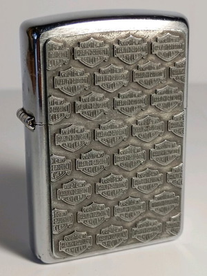 Αναπτήρας Zippo Harley Davidson μεταχειρισμένος με ανάγλυφα λογότυπα