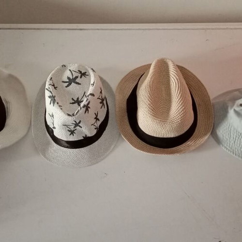 Assorted hats, pack deal