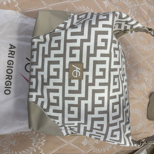 Aris Gewrgio shoulder beach travel bag, beige