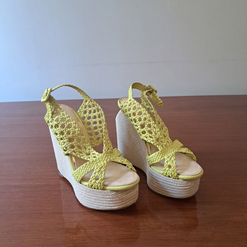 Paloma Barceló leather platform sandals lime size 37 like new