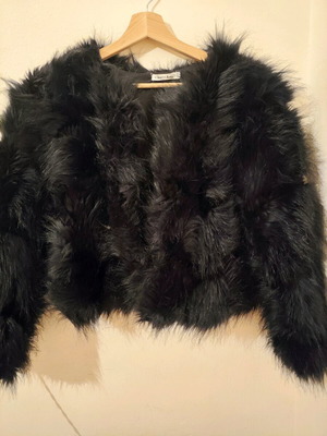 Faux Fur Cropped Jacket Cherry Koko like new, black, size S/M